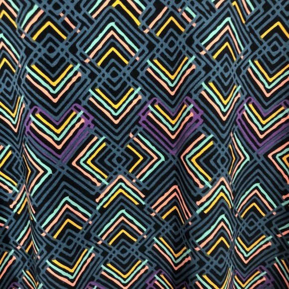 Lularoe Plus SZ XL Hi/Lo Hem Geometrically Designed Tunic Top, Tush Cover, Long - Picture 8 of 8